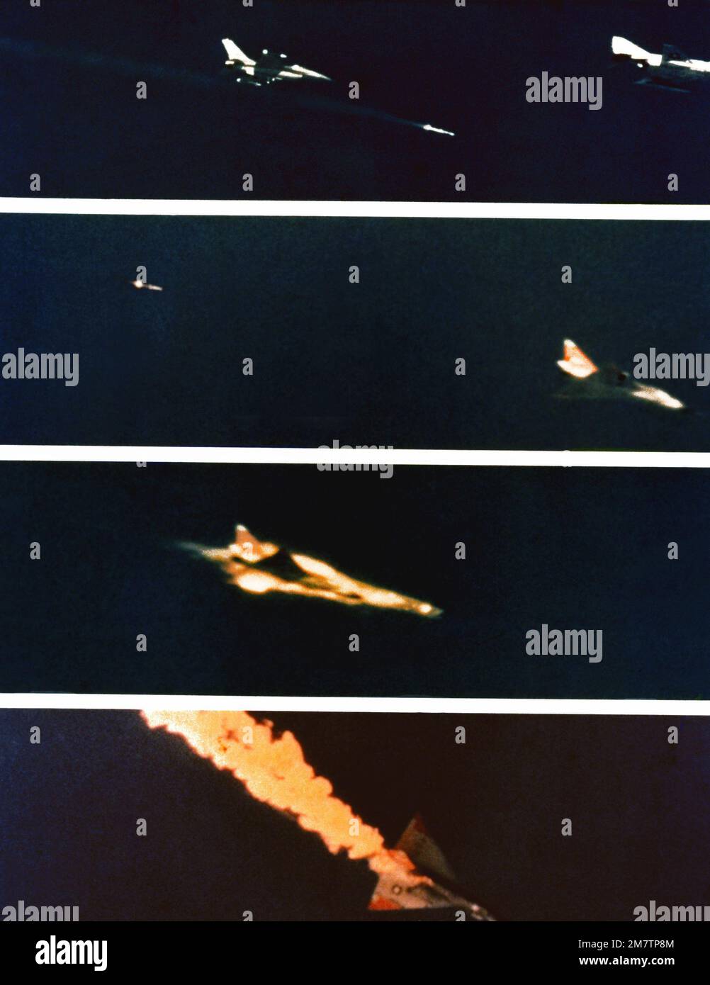 Eine Reihe von vier Ansichten, die von oben eine US-amerikanische zeigen Air Force F-16 Kampfflugzeuge von Falcon starten eine fortschrittliche mittelgroße Luft-Luft-Rakete (AMRAAM) von Hughes, vorbei an einem F-4 Phantom II Verfolgungsflugzeug, die Rakete nähert sich einer QF-102-Zieldrohne und explodiert dann, und das Ziel fällt in Flammen. Basis: White Sands Raketentestbereich Staat: New Mexico (NM) Land: Vereinigte Staaten von Amerika (USA) Stockfoto