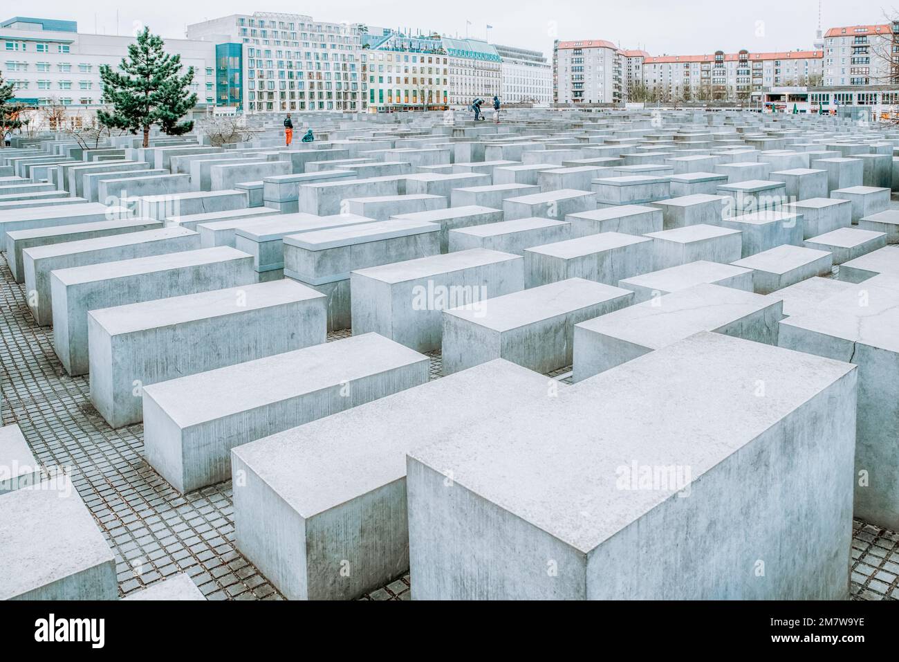 Berlin - 6. April 2017: Holocaust-Gedenkstätte im Zentrum der Stadt Berlin Stockfoto