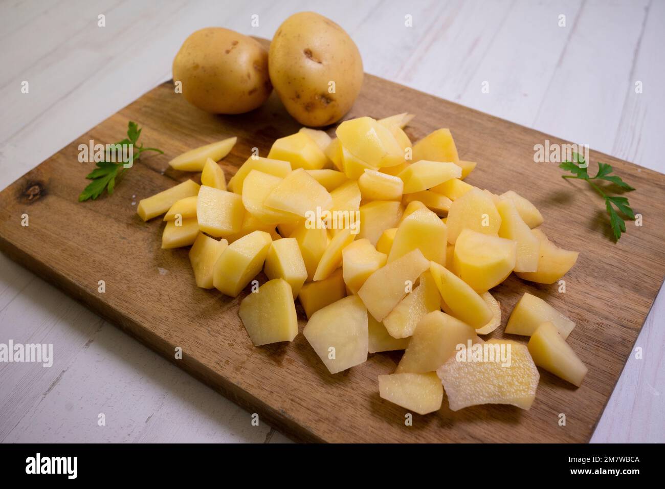 Das Kartoffel-Omelett oder spanisches Omelett ist ein Omelett oder Omelett, dem gehackte Kartoffeln zugesetzt werden. Stockfoto