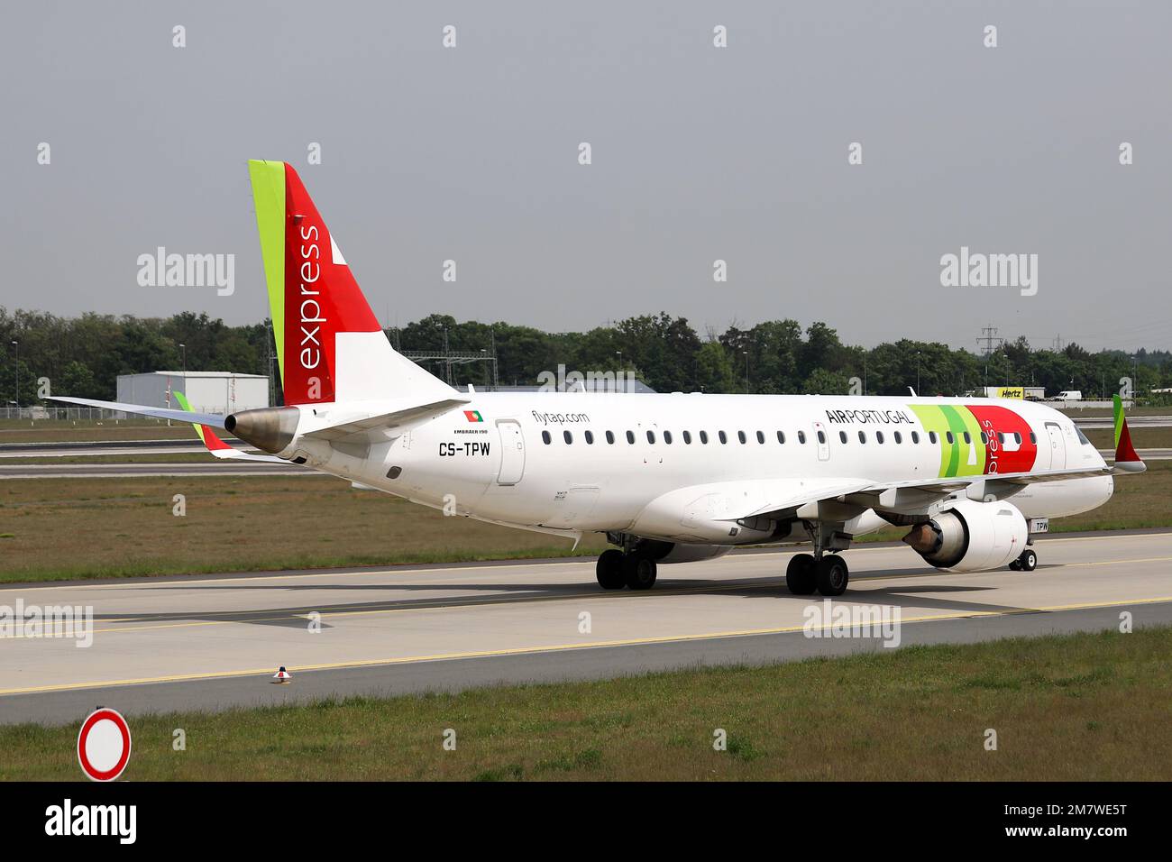 Flugzeuge bei Landung/Start Stockfoto