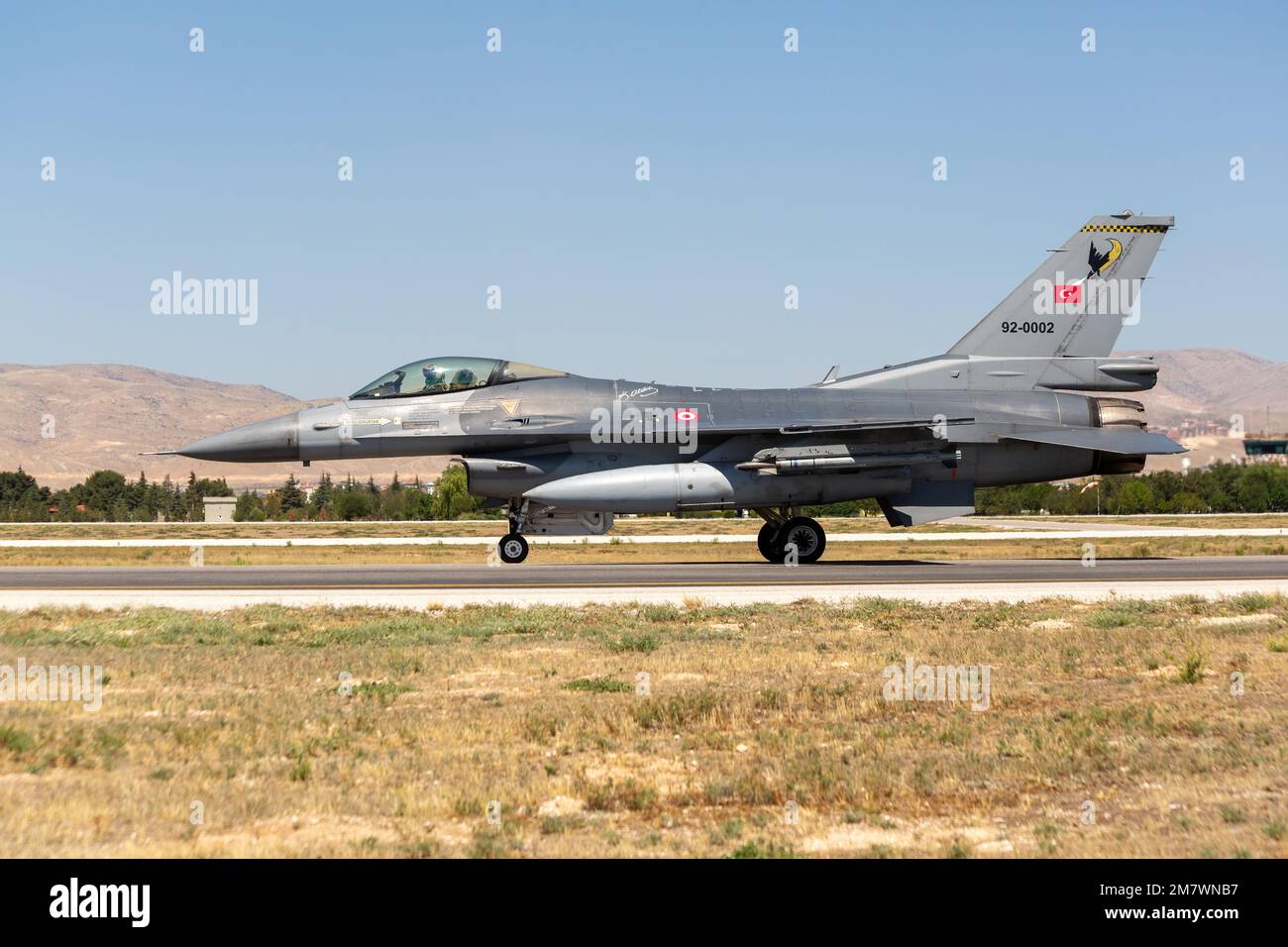 Konya, Türkei - 07 01 2021: Übung der Anatolischen Eagle Air Force 2021 F16 Kampfflugzeug in Rollposition in der Türkei. Stockfoto