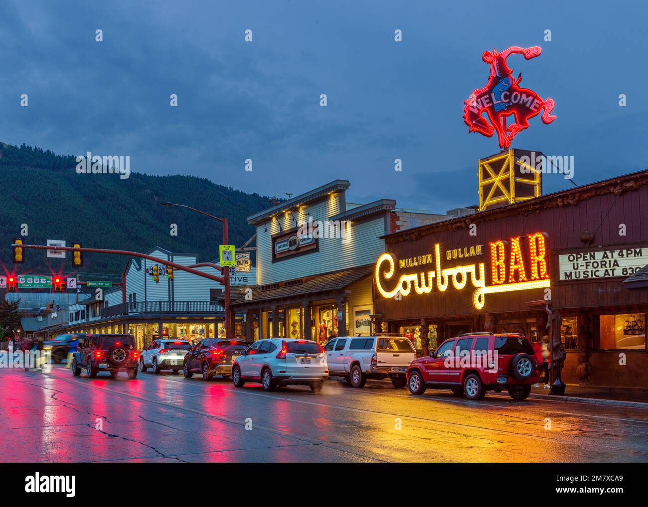 Million Dollar Cowboy Bar, Western Style Bar, Jackson Landmark, Stadt Jackson, typische Szene im Herbst Grand Teton National Park Wyoming, North Wharf Stockfoto