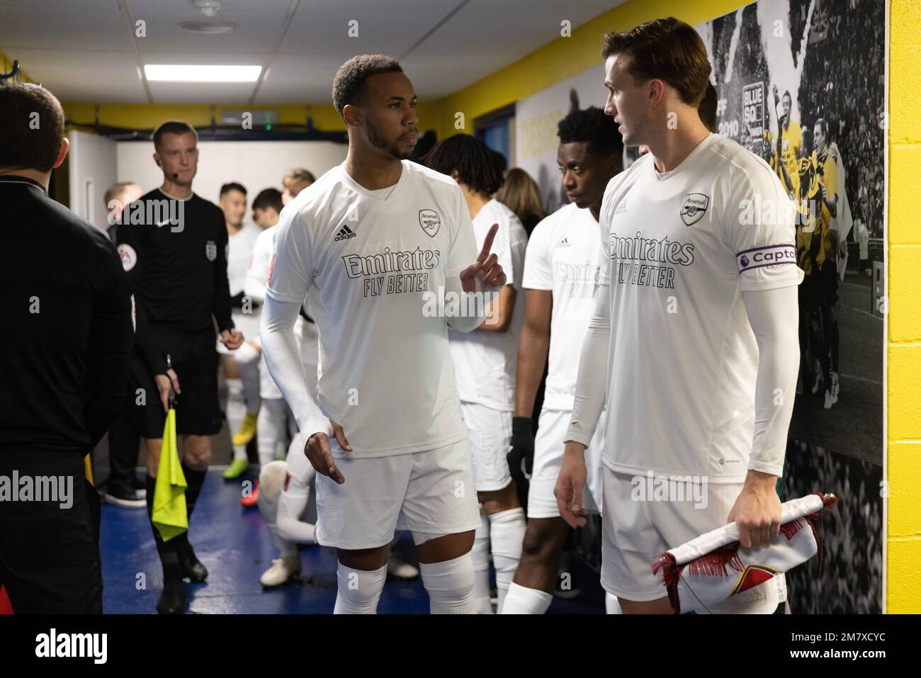 Gabriel Magalhães und Rob Holding von Arsenal im Tunnel vor der 3. Runde des FA-Pokals-Tie gegen Oxford UTD. Kassam-Stadion, 09. Januar 2023 Stockfoto