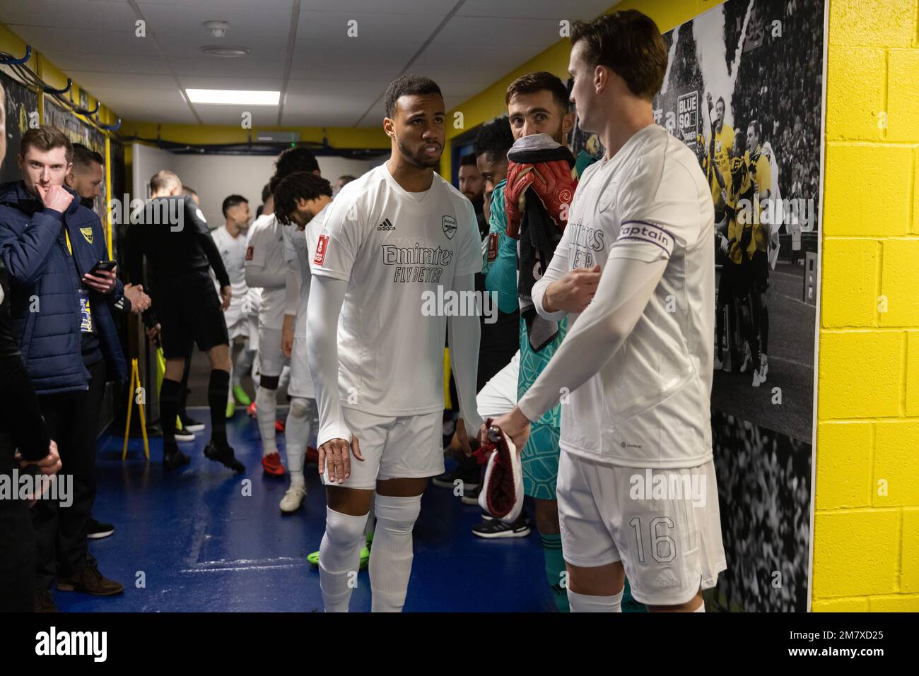 Gabriel Magalhães und Rob Holding von Arsenal im Tunnel vor der 3. Runde des FA-Pokals-Tie gegen Oxford UTD. Kassam-Stadion, 09. Januar 2023 Stockfoto