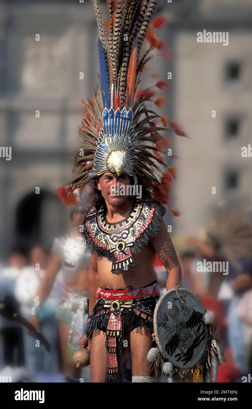 Aztec Dancer, Zocalo, Ciudad de Mexico, District Federal, Mexiko Stockfoto