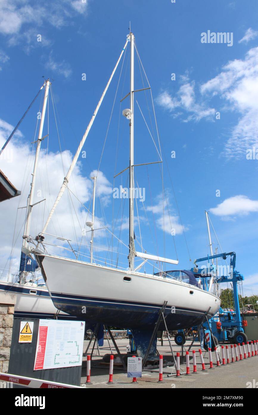 Conwy ist eine ummauerte Marktstadt und Gemeinde an der Küste von Nordwales Stockfoto