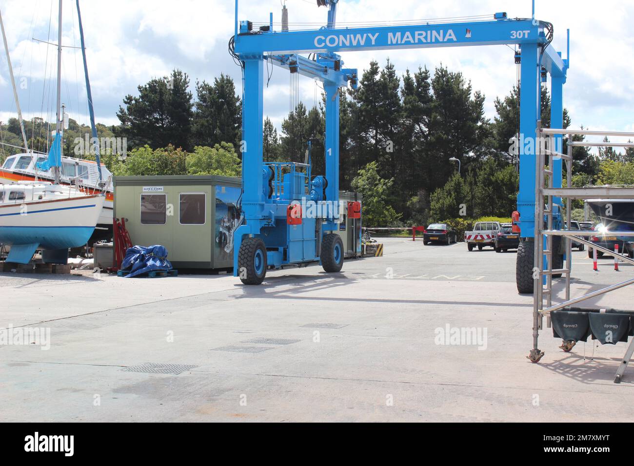 Conwy ist eine ummauerte Marktstadt und Gemeinde an der Küste von Nordwales Stockfoto