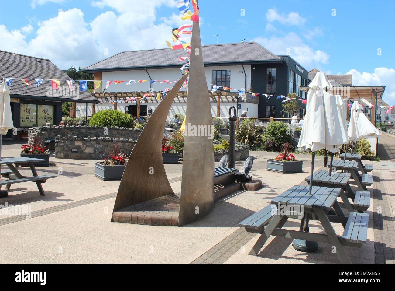 Conwy ist eine ummauerte Marktstadt und Gemeinde an der Küste von Nordwales Stockfoto