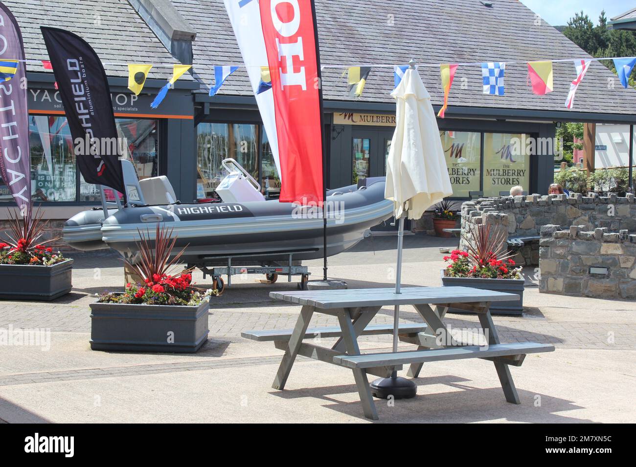 Conwy ist eine ummauerte Marktstadt und Gemeinde an der Küste von Nordwales Stockfoto