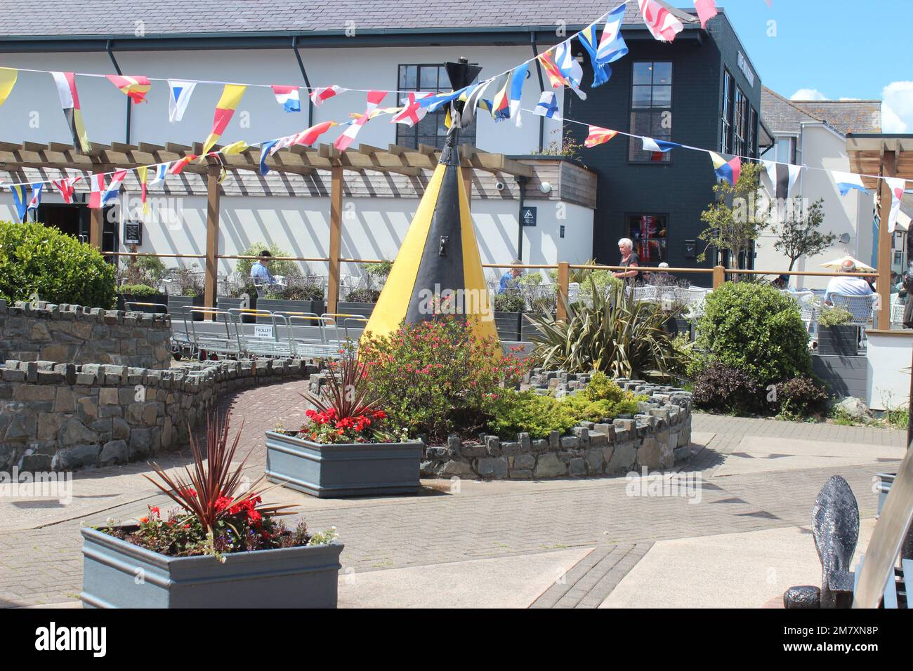 Conwy ist eine ummauerte Marktstadt und Gemeinde an der Küste von Nordwales Stockfoto