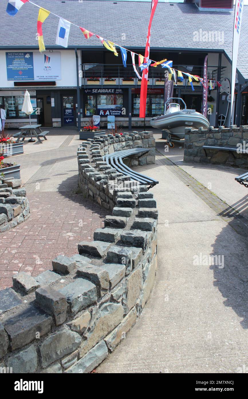 Conwy ist eine ummauerte Marktstadt und Gemeinde an der Küste von Nordwales Stockfoto