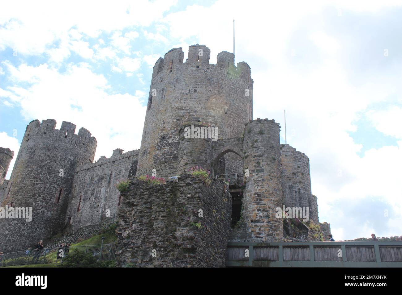 Conwy ist eine ummauerte Marktstadt und Gemeinde an der Küste von Nordwales Stockfoto