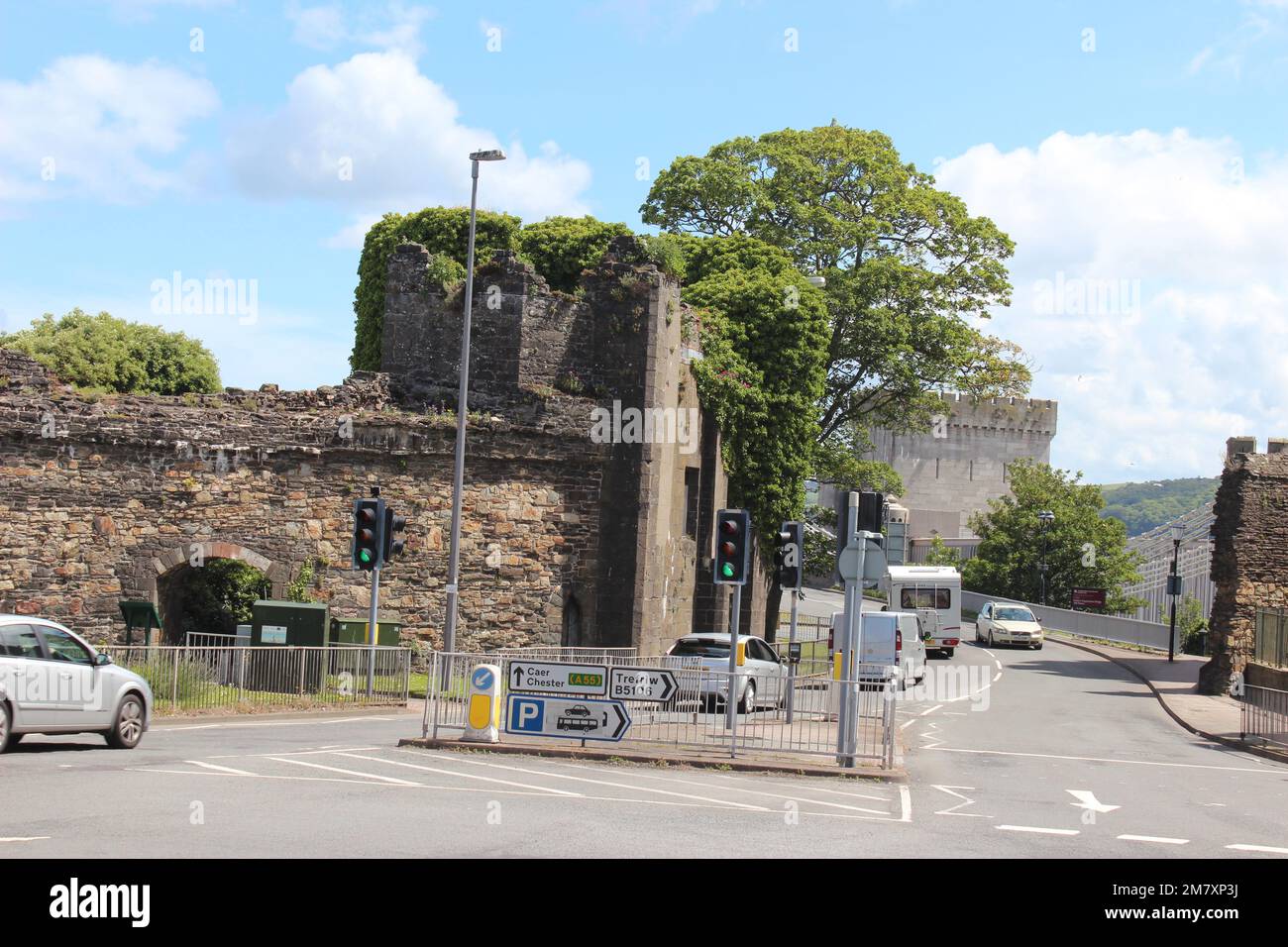 Conwy ist eine ummauerte Marktstadt und Gemeinde an der Küste von Nordwales Stockfoto