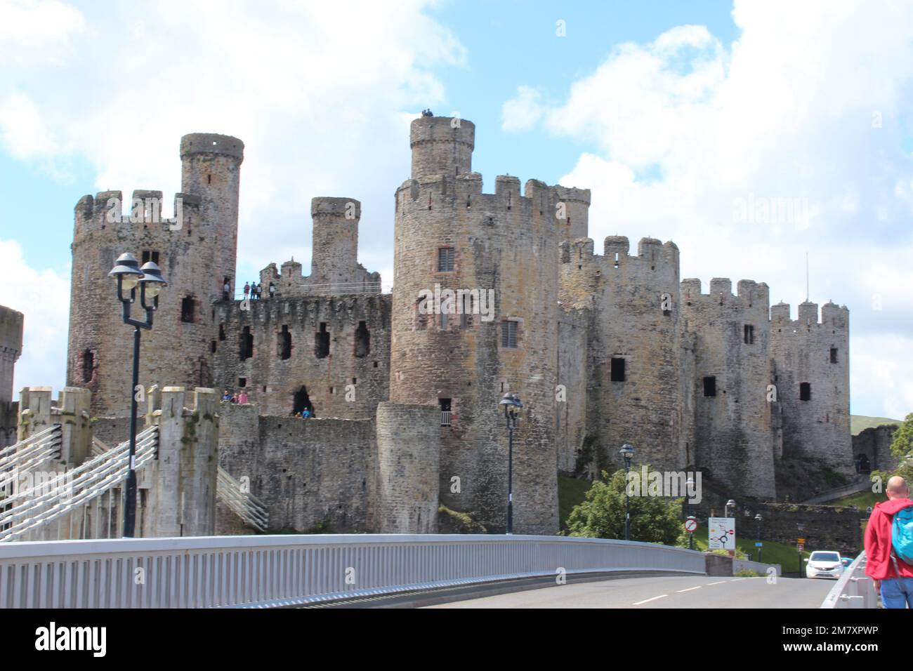 Conwy ist eine ummauerte Marktstadt und Gemeinde an der Küste von Nordwales Stockfoto