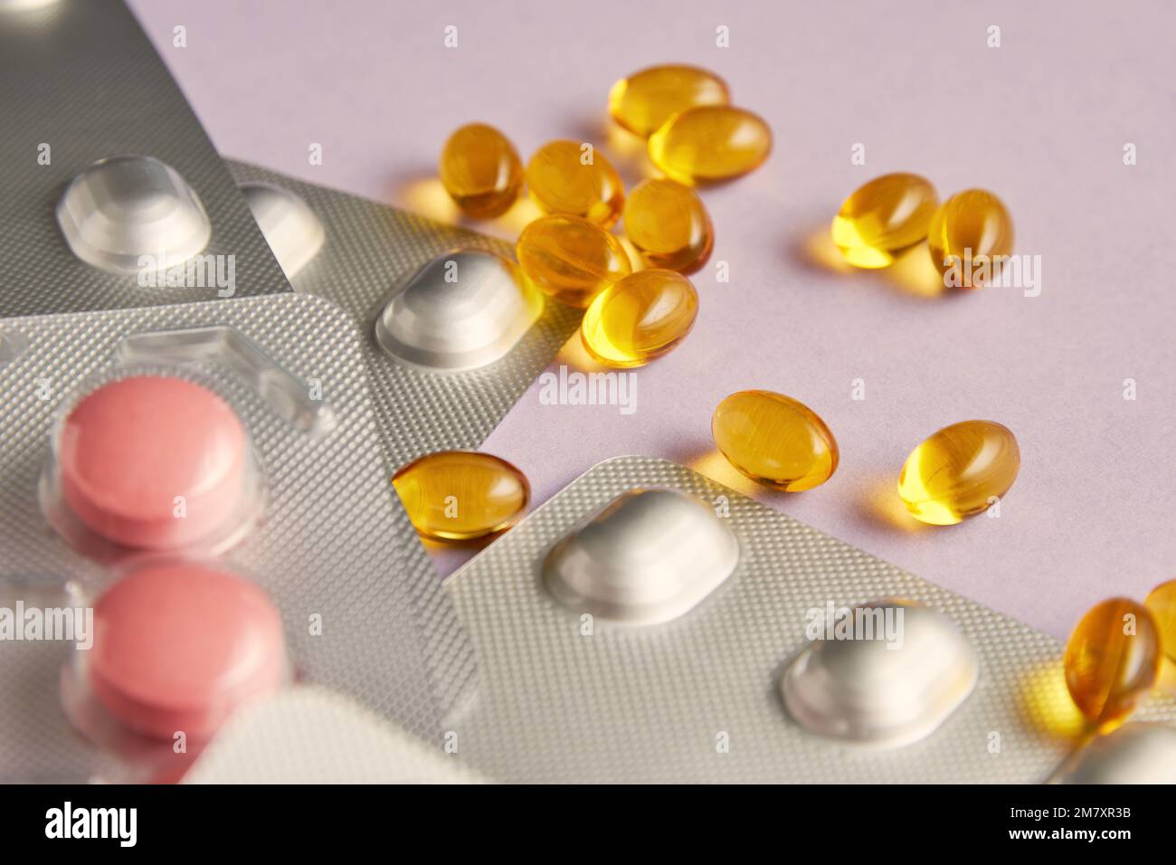 Nahaufnahme einer neuen medizinischen Pillen-Blasen. Vitamine, Schmerzmittel, Antibiotika-Pakete Stockfoto