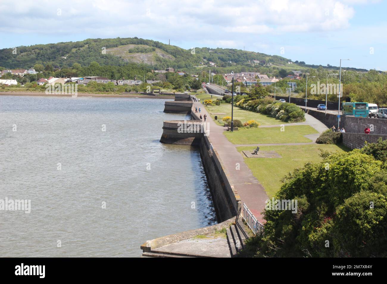 Conwy ist eine ummauerte Marktstadt und Gemeinde an der Küste von Nordwales Stockfoto