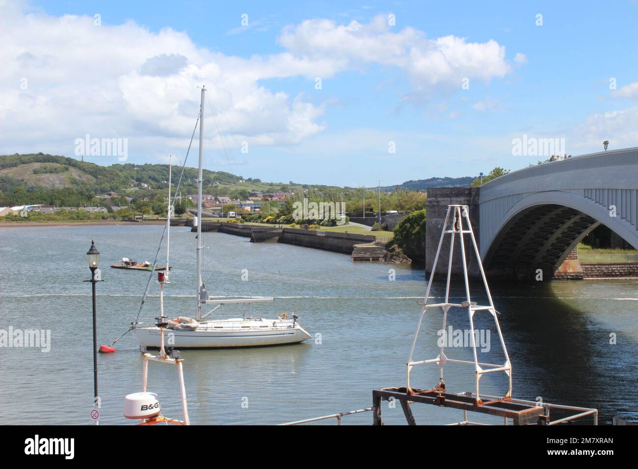 Conwy ist eine ummauerte Marktstadt und Gemeinde an der Küste von Nordwales Stockfoto