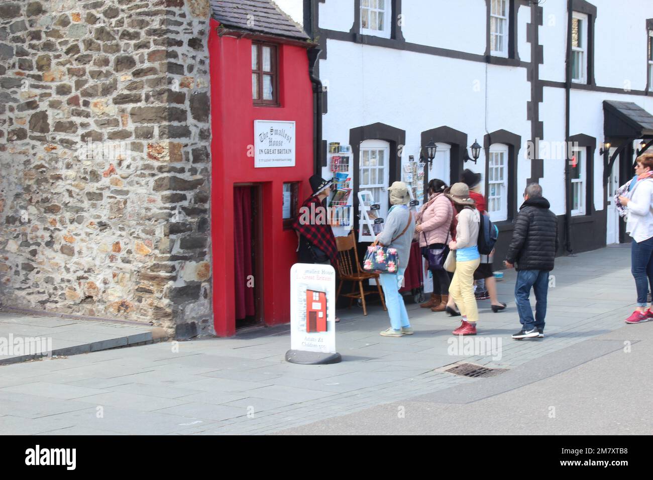 Conwy ist eine ummauerte Marktstadt und Gemeinde an der Küste von Nordwales Stockfoto