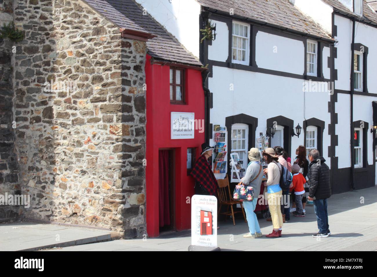 Conwy ist eine ummauerte Marktstadt und Gemeinde an der Küste von Nordwales Stockfoto
