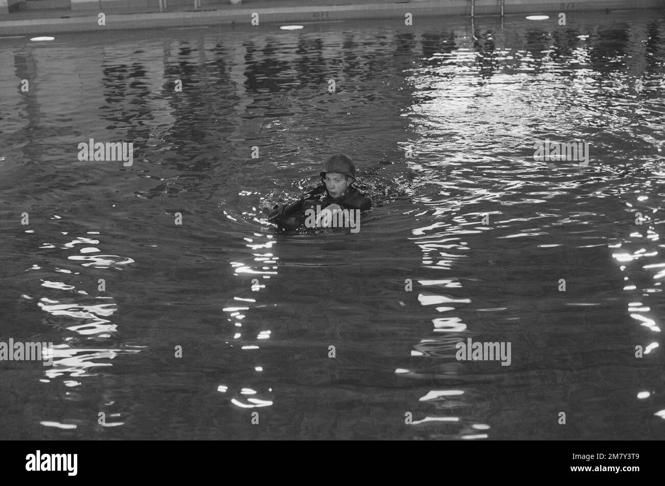 DM-SN-85-10498. Basis: USMC Recruit Depot, San Diego Bundesstaat: Kalifornien (CA) Land: Vereinigte Staaten von Amerika (USA) Stockfoto