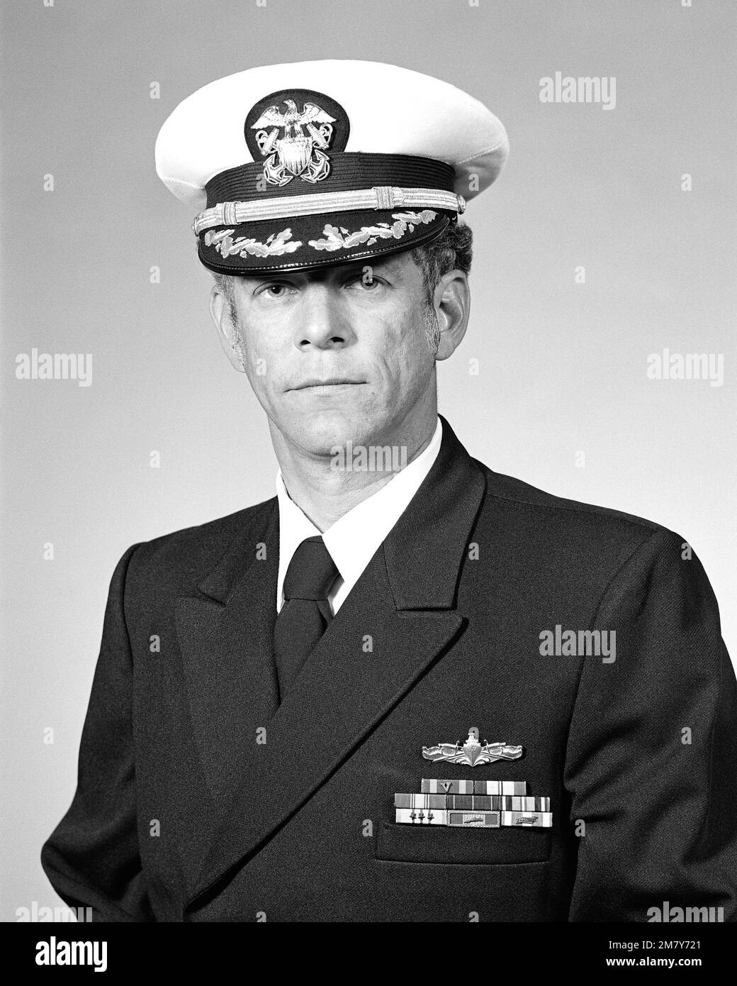 Befehlshaber David P. Sutton, USNR-R (gedeckt). Land: Unbekannt Stockfoto