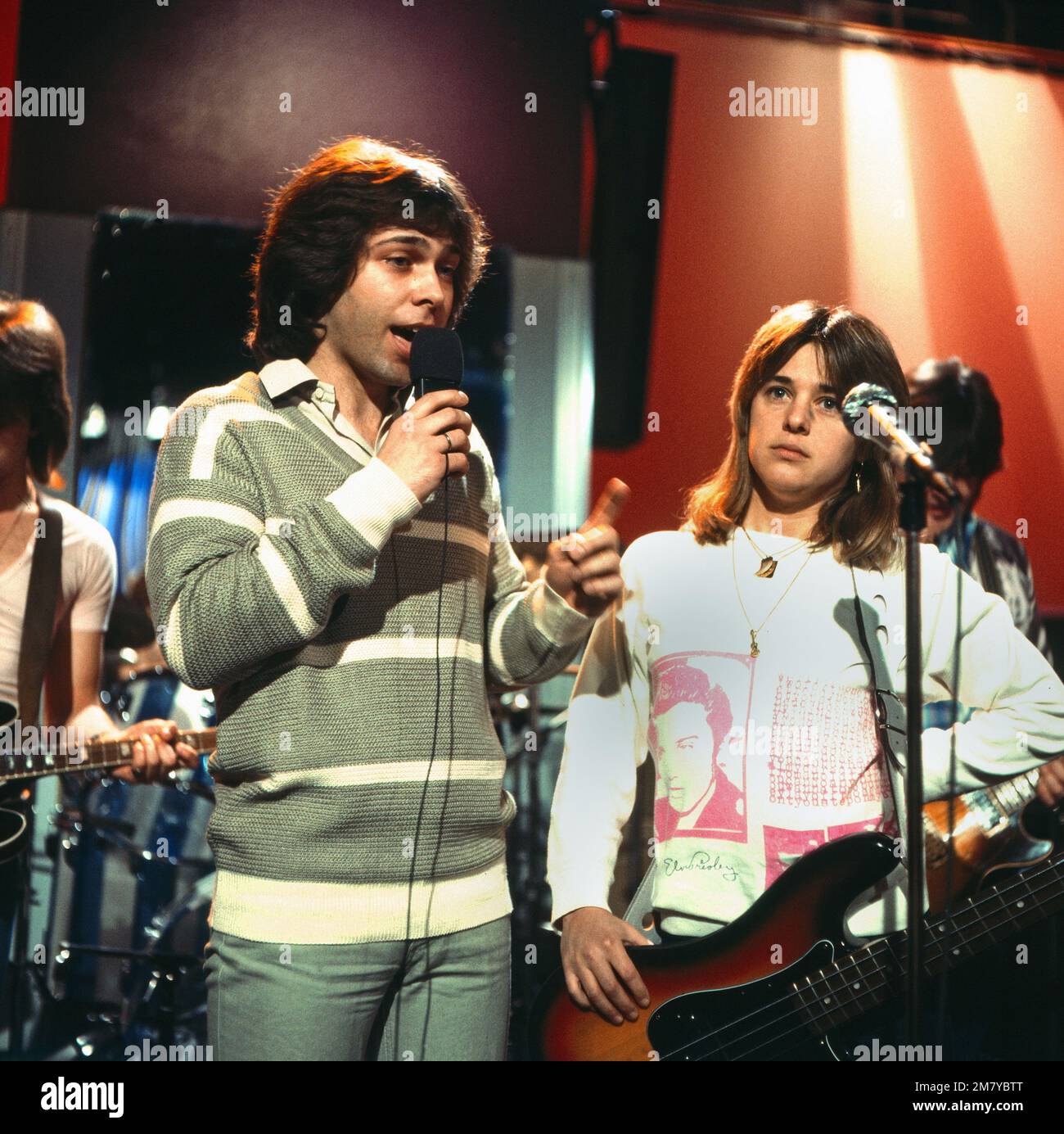 Rockpop, Konzert- und Live-Musik-Sendereihe, Deutschland 1977 - 1982, Sendung vom 21. April 1979, live auf der Bühne: Interviewmoderator Christian Simon Suzi Quatro und Band Stockfoto