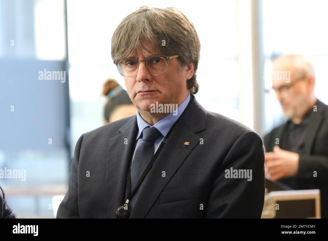 Brüssel, Belgien. 11. Januar 2023. Carles Puigdemont, Mitglied des Europäischen Parlaments, anlässlich einer Hommage an David SASSOLI, den ehemaligen Präsidenten des Europäischen Parlaments (2019-2022), am 11. Januar 2023 in Brüssel, Belgien. Kredit: ALEXANDROS MICHAILIDIS/Alamy Live News Stockfoto
