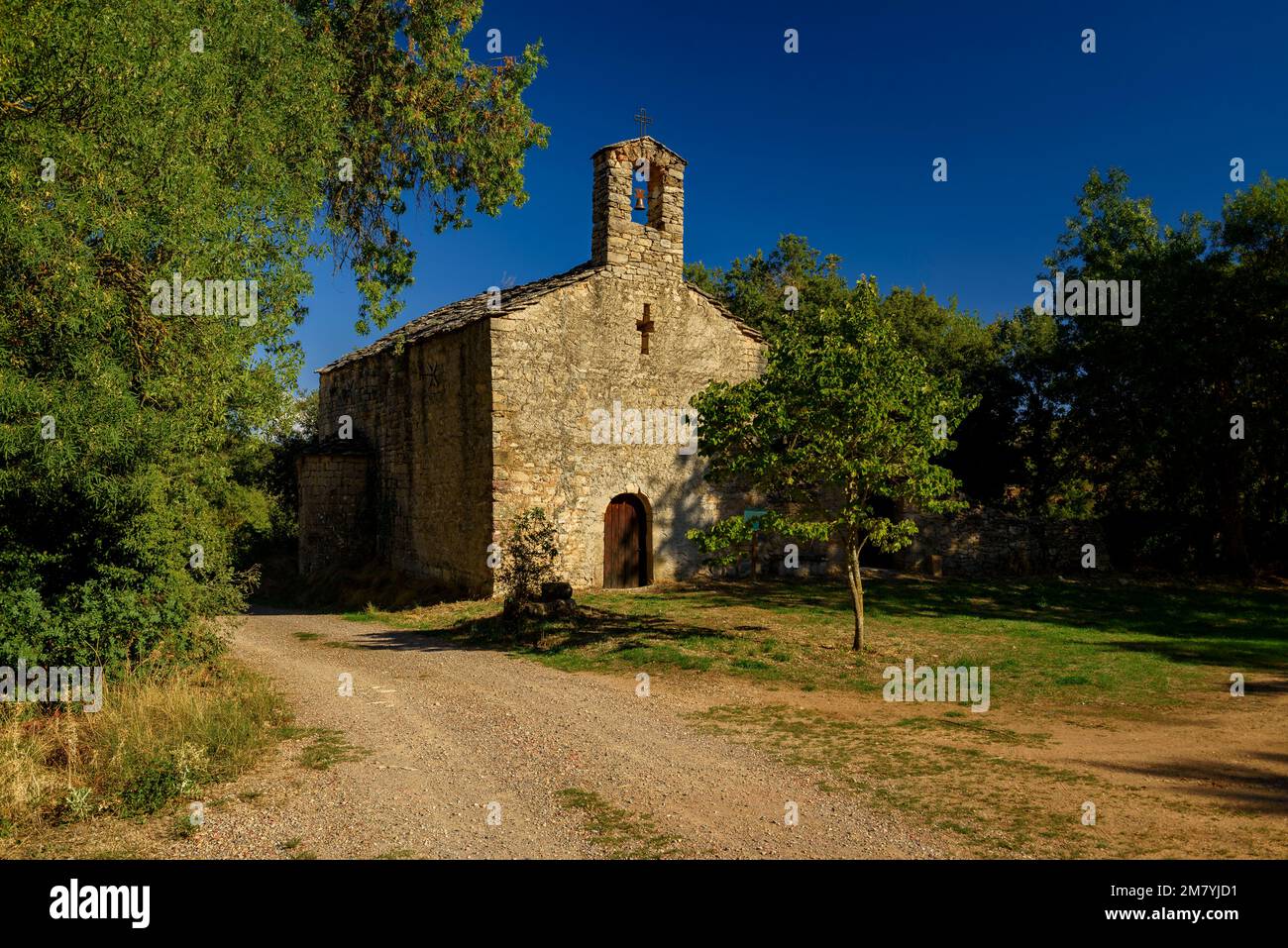 Eremitage von Sant Bartomeu de la Vall d'Ariet, am Fuße des Berges Sant Mamet, nahe Baldomar, Artesa de Segre (Lleida, Katalonien, Spanien) Stockfoto