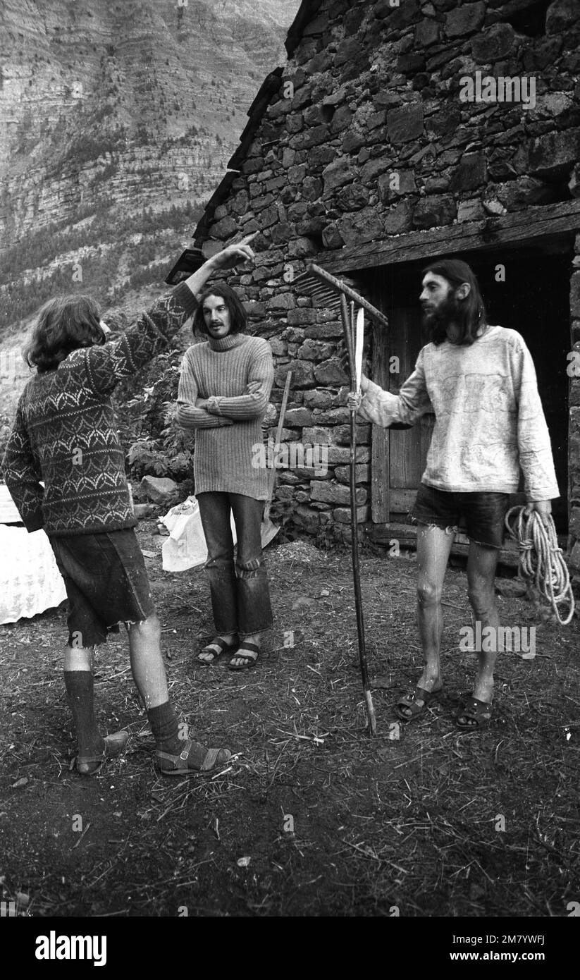 FRANKREICH Dormillouse, Hochalpen, Anfang 1970er. Isoliertes Dorf, bewohnt von Schafzüchtern und Hippies, die Anfang der 1970er Jahre eine Kommune bildeten. Foto: Sean Sprague 1973 Stockfoto