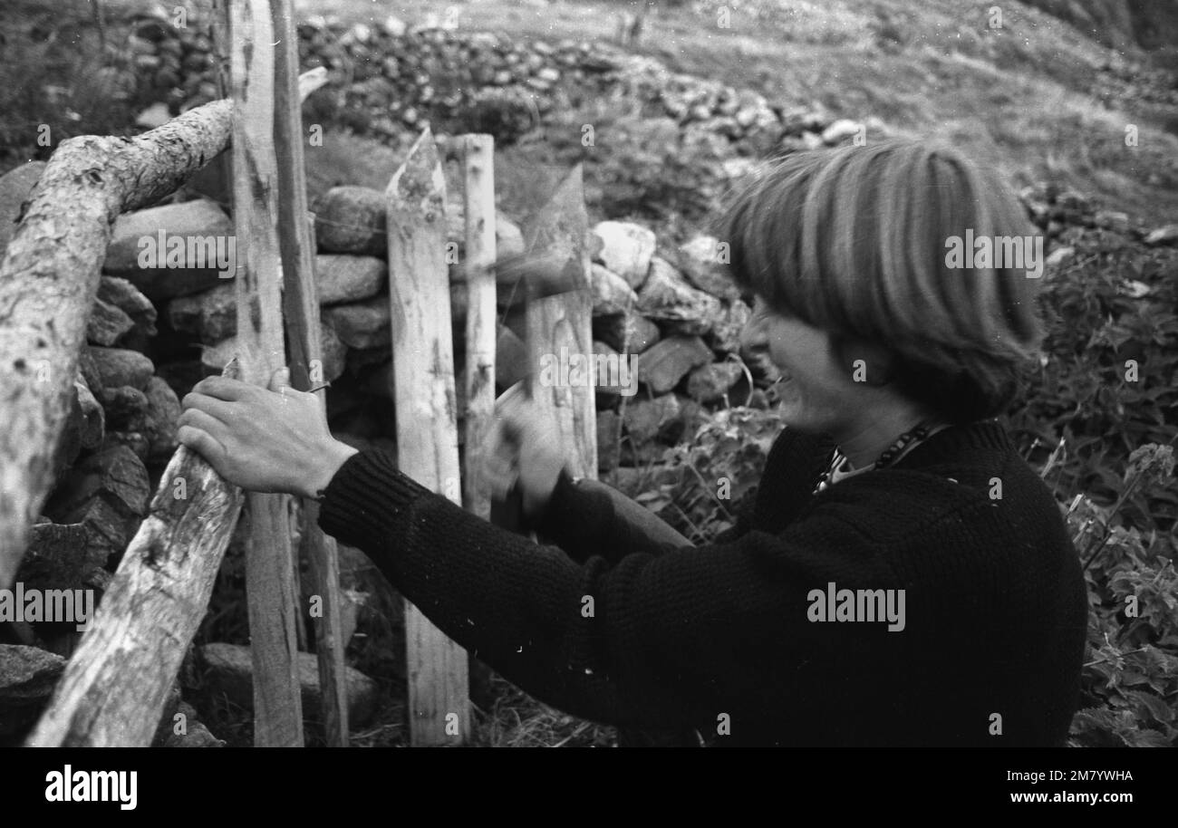 FRANKREICH Dormillouse, Hochalpen, Anfang 1970er. Isoliertes Dorf, bewohnt von Schafzüchtern und Hippies, die Anfang der 1970er Jahre eine Kommune bildeten. Foto: Sean Sprague 1973 Stockfoto