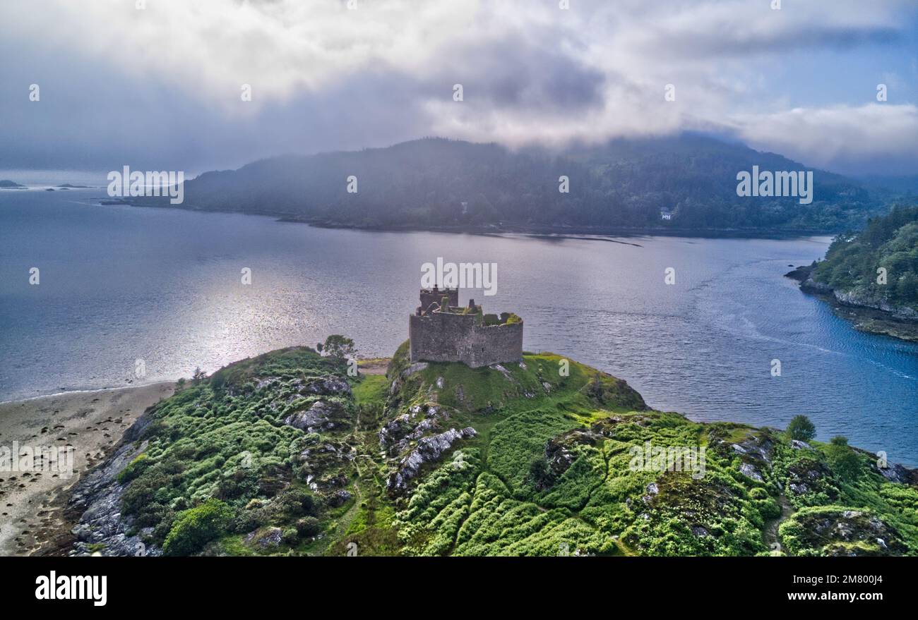 Atemberaubendes Schloss Tioram, Ardnamurchan-Halbinsel, Schottisches Hochland Stockfoto