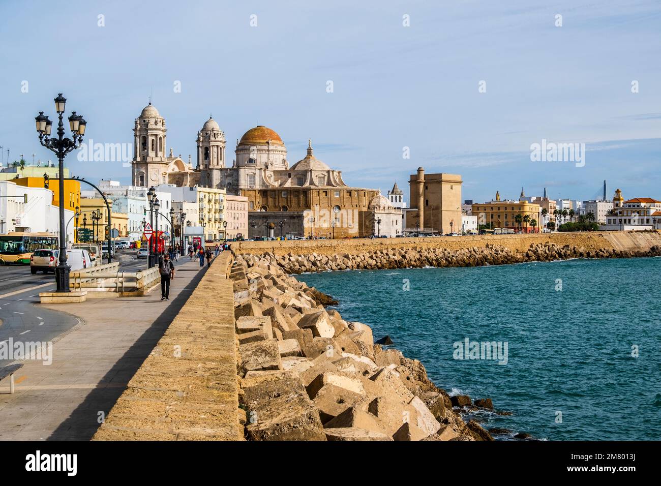 Cadiz Stadtbild mit Kathedrale und Atlantik, Andalusien, Spanien, Europa Stockfoto