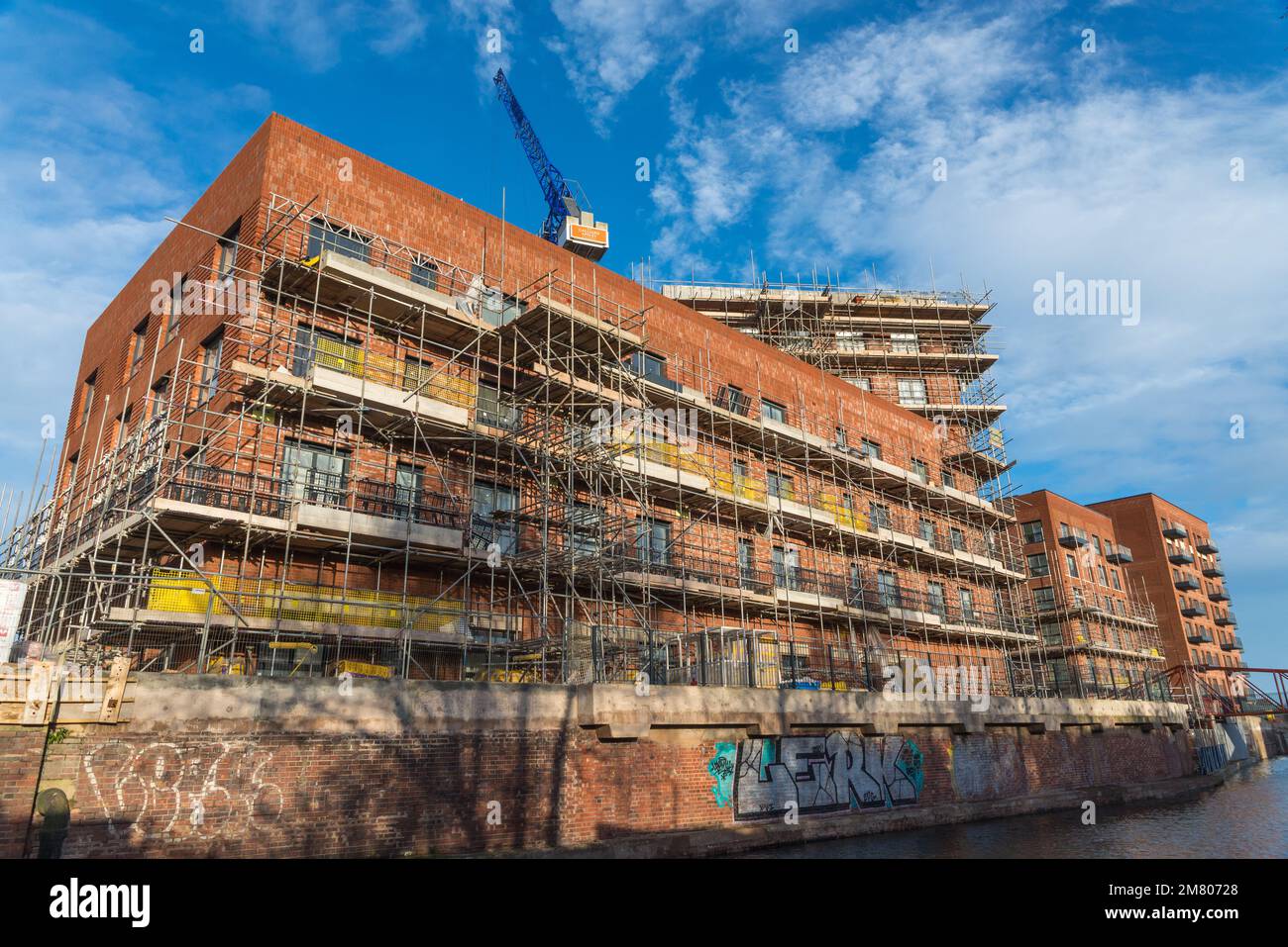 Durch die neue Wohnbauerschließung von Galliard Apsley am Soho Loop auf der Birmingham Canal Old Line entstehen 750 neue Häuser in Ladywood, Birmingham Stockfoto