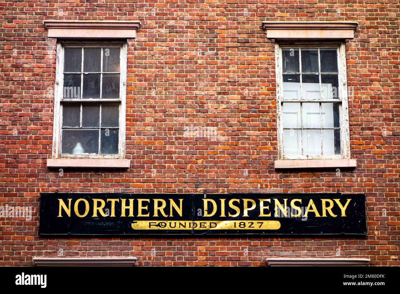 Northern Dispensary, eine kostenlose medizinische Klinik gegründet 1827 auf Christopher Street und Waverly Place in Greenwich Village, New York City, NY, USA Stockfoto