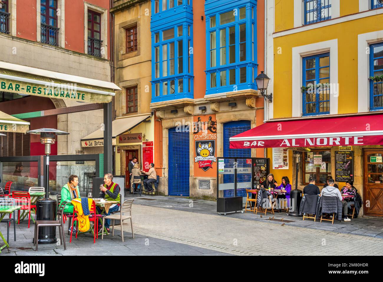 Malerische Straßenecke in der Altstadt, Gijon, Asturien, Spanien Stockfoto