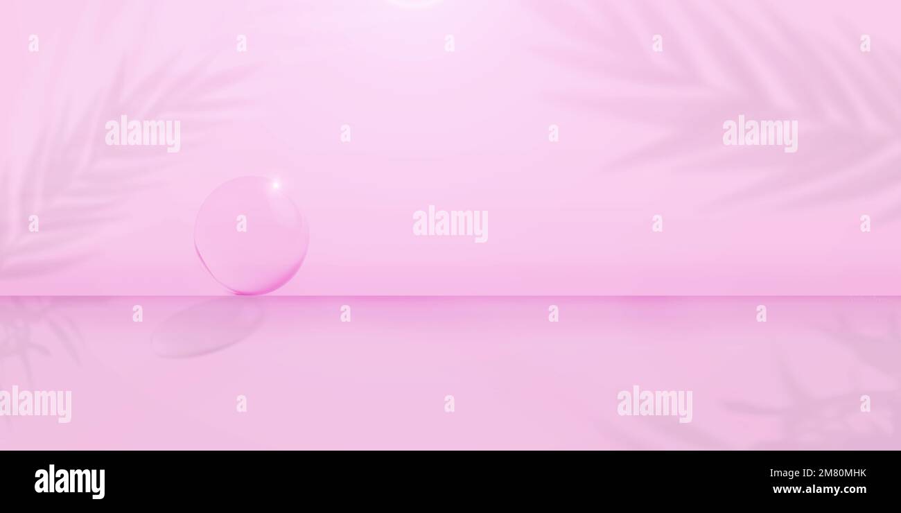 Minimaler abstrakter hellrosa Hintergrund für die Produktpräsentation. Glaskugel auf dem Hintergrund von Pflanzenschatten. Stockfoto
