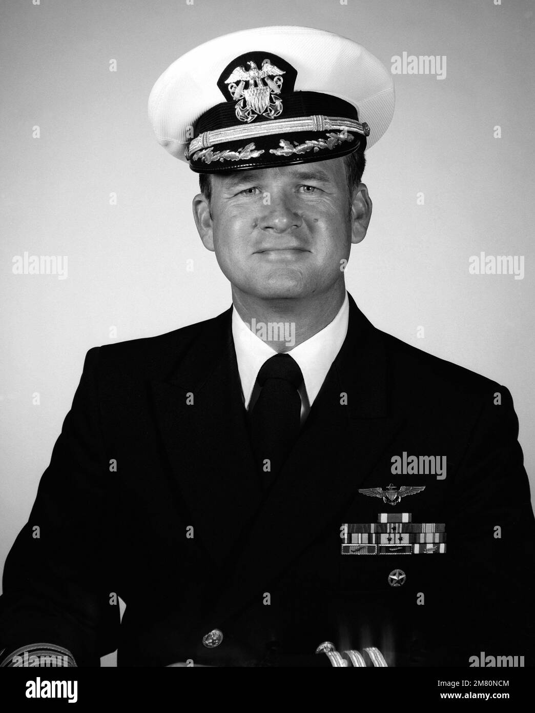 CDR Kenneth G. Johnson, USN (gedeckt). Land: Unbekannt Stockfoto