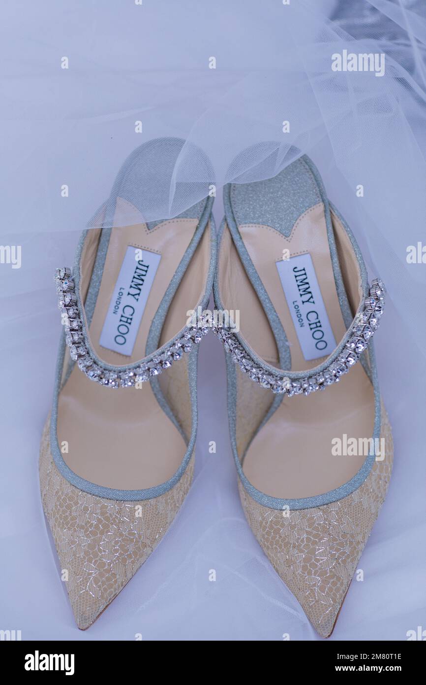 Kenia Hochzeit Bilder Einrichtung Rigs Zubehör Details Essen Hochzeitskleid Kleider Paar Braut Ringe Schuhe draußen drinnen wild Bushepic Stockfoto
