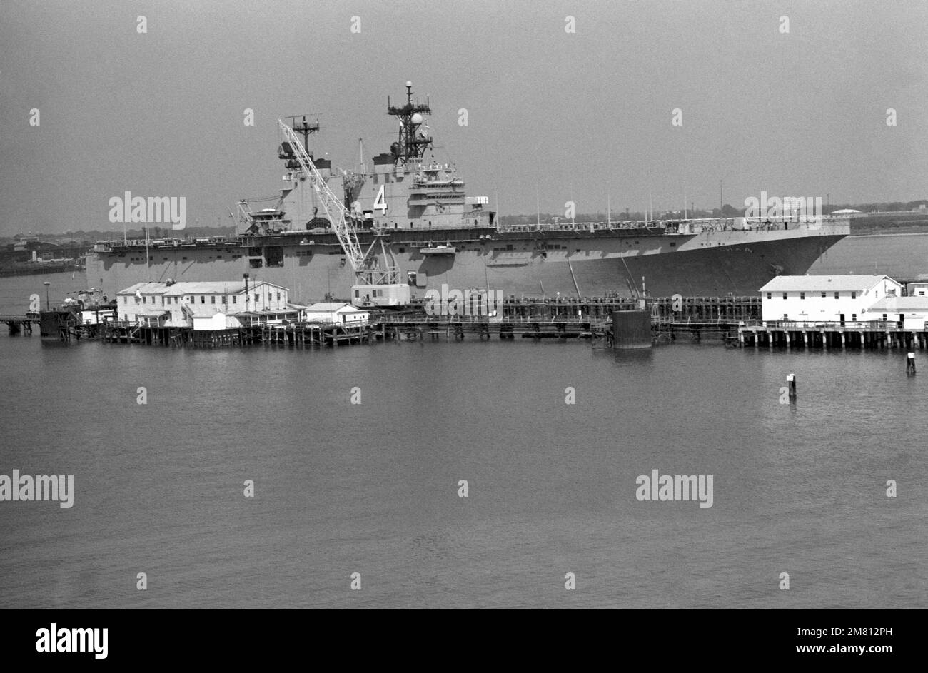 DN-SN-88-00881. Basis: Marinestützpunkt, Norfolk Bundesstaat: Virginia (VA) Land: Vereinigte Staaten von Amerika (USA) Stockfoto