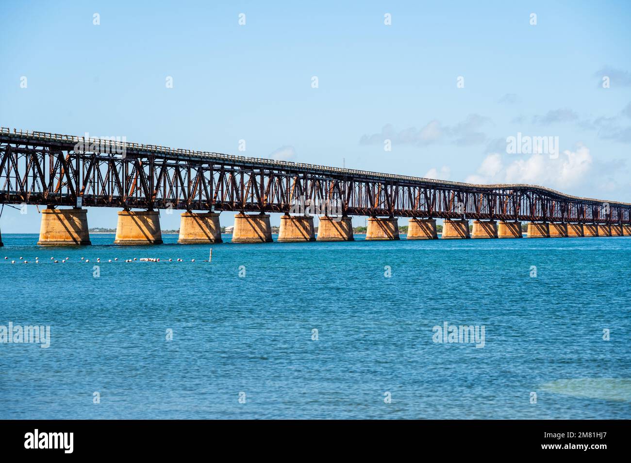Die Bahia Honda Railroad Bridge verbindet Florida Keys Islands, Florida, USA. Stockfoto