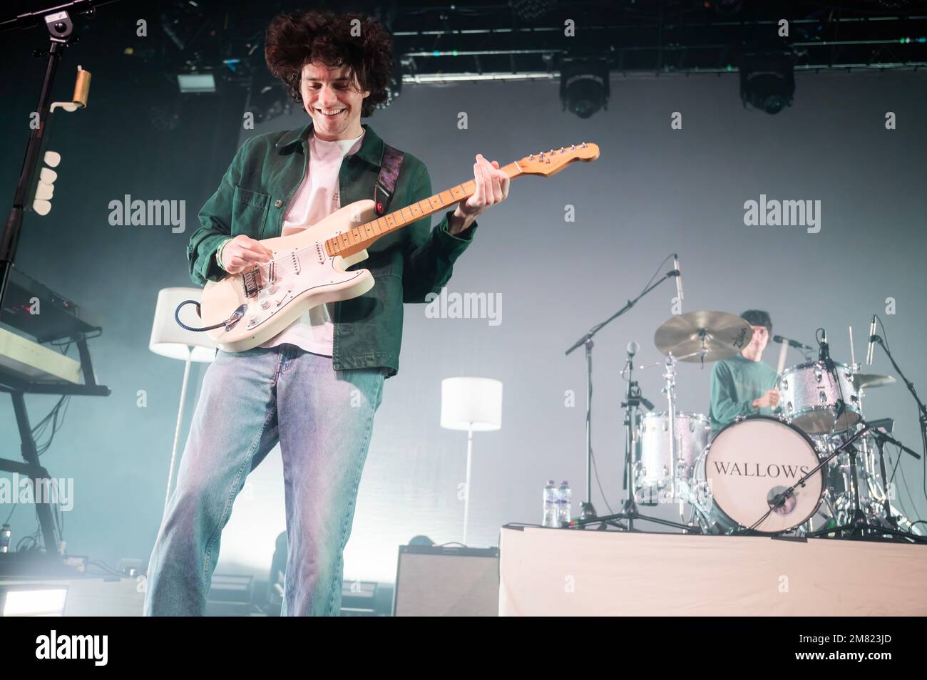 Manchester, Großbritannien. 11. Januar 2023. Dylan Minnette, Braeden Lemasters und Cole Preston von der Band Wallows treten in der Manchester Academy auf. 2023-01-11. Kredit: Gary Mather/Alamy Live News Stockfoto