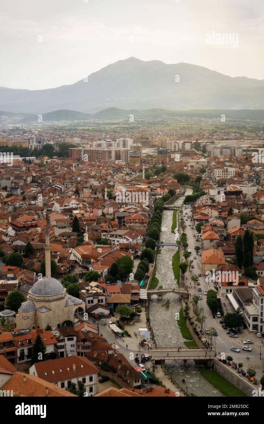 Sehen Sie sich die im Mai 2022 entstandene Prizren Kosovo an Stockfoto