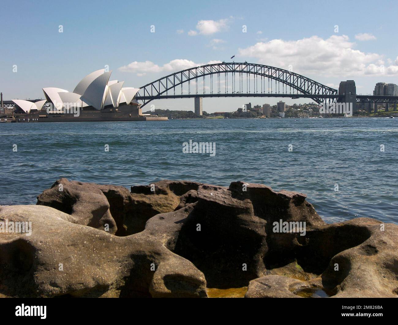 Sydney Opera House und Harbour Bridge, Blick von Mrs Macquaries Point, Australien - Stockfoto