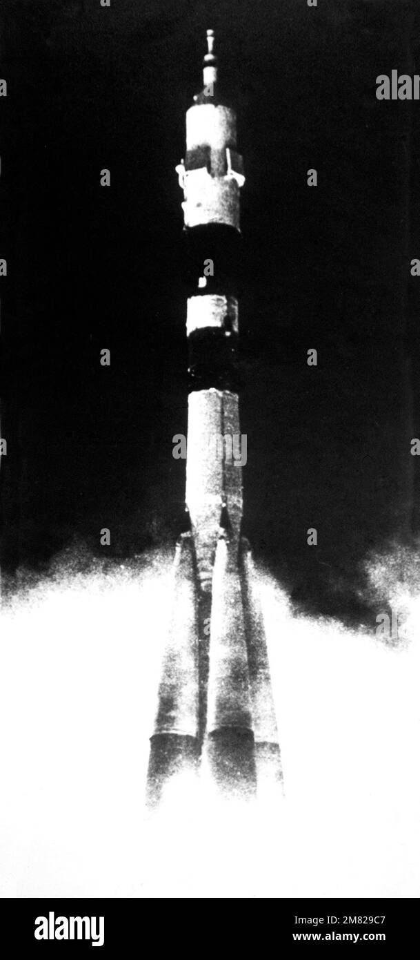 SL-4 Trägerfahrzeug. Mit freundlicher Genehmigung der sowjetischen Militärmacht, 1984. FOTO Nr. 42, Seite 45. Land: Unbekannt Stockfoto