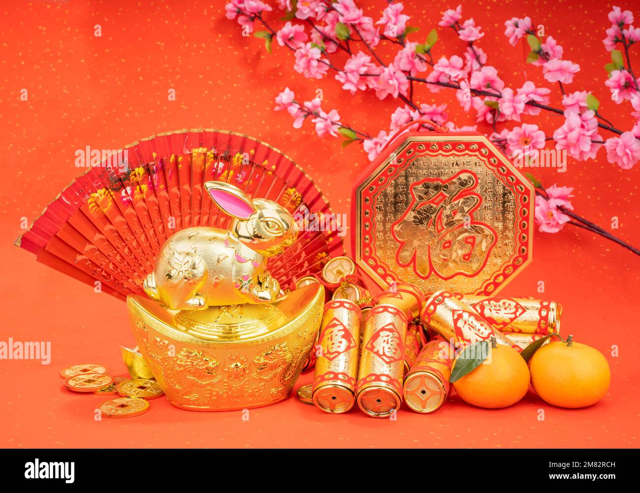 Tradition Chinesische goldene Kaninchenstatue, 2023 ist das Jahr des Hasen, chinesische 