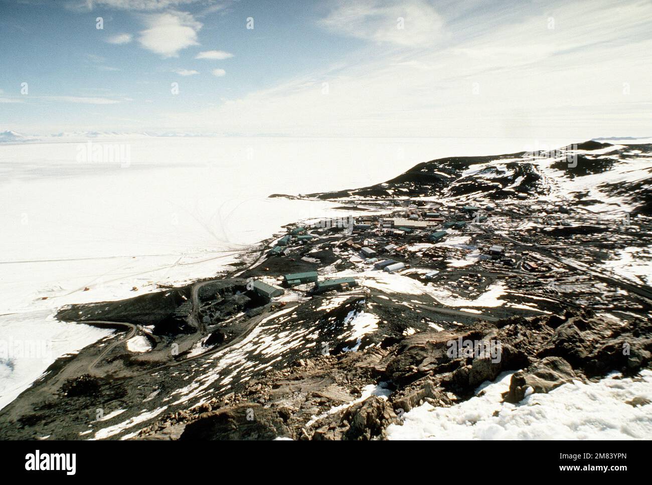Ein erhöhter Blick auf die Station. Land: Antarktis (ATA) Stockfoto