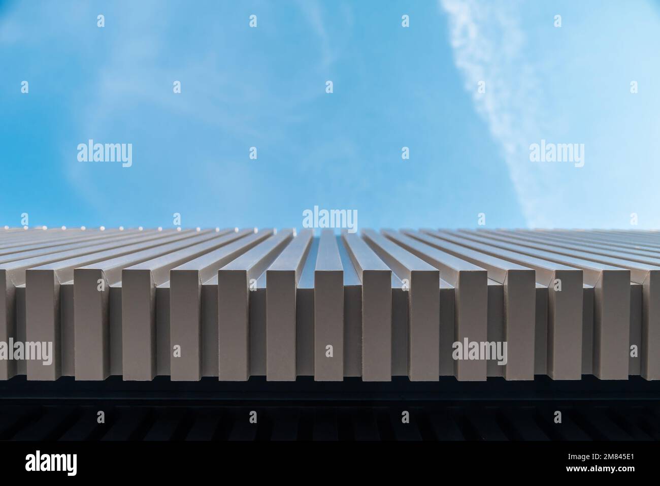 Anthrazitgraue vinylbeschichtete äußere Isolierplatte auf PVC-Platte Stockfoto