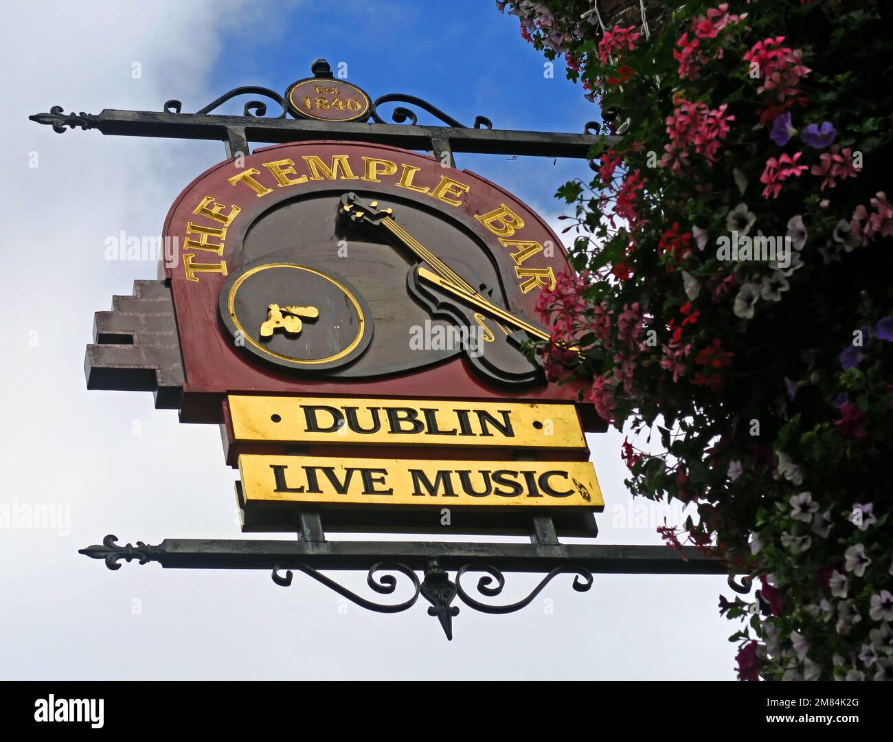 Schild an der Temple Bar, Dublin, Est 1840, 47-48 Temple Bar, Dublin 2, D02 N725, Irland Stockfoto