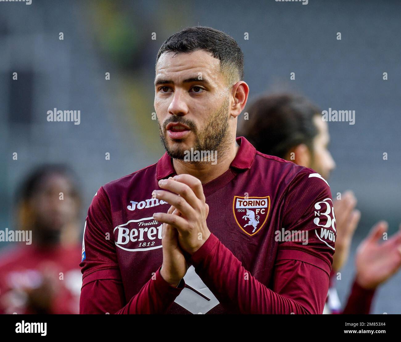 Antonio Sanabria vom Turin FC begrüßt die Fans beim Spiel der Serie A