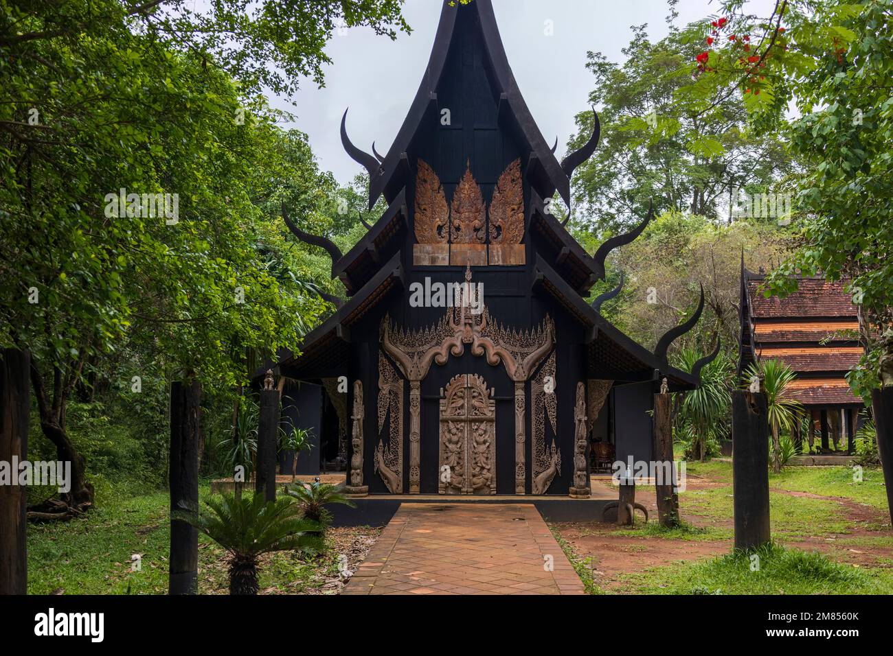 Chiang Rai, Thailand. 18. Mai 2022. Das Baan Dam Museum (Schwarzes Haus) war die Residenz des nationalen thailändischen Künstlers Thawan Duchanee. Stockfoto